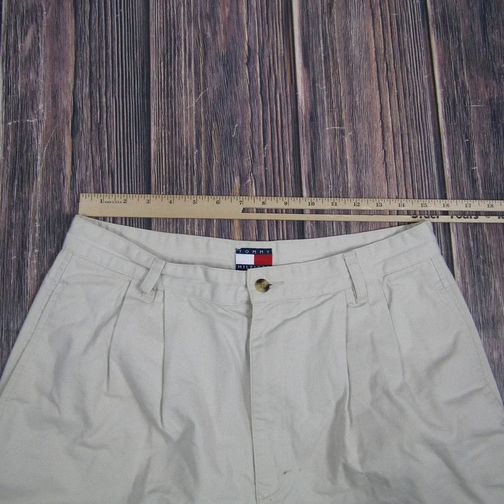 Tommy Hilfiger‎ Mens 33 Beige Pleated Chino Shorts 7 Inch Summer Casual Comfort